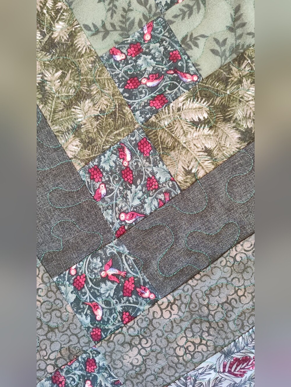 Cardinal Forest! NEW HANDMADE Quilted Table Runner -  12" X 46" - Picture 8 of 10